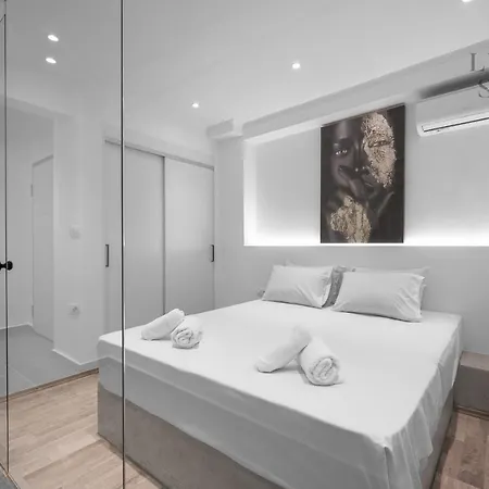Maison Cristal, The Luxury Apartment
