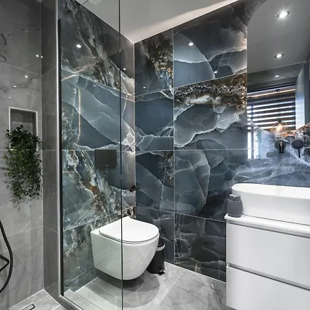 Maison Cristal, The Luxury Apartment *